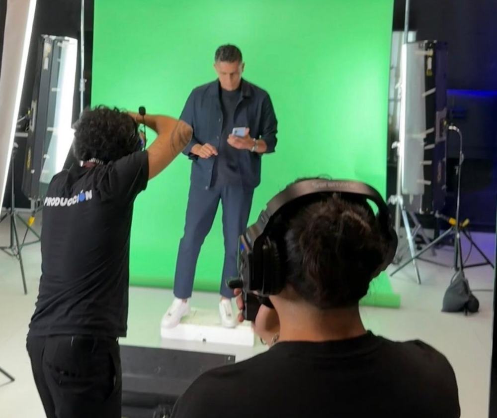 Producción en set con pantalla verde